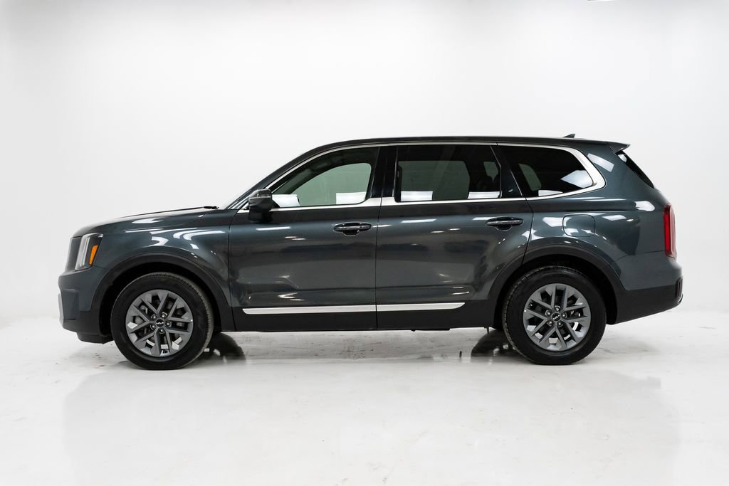 Used 2023 Kia Telluride LX image 28