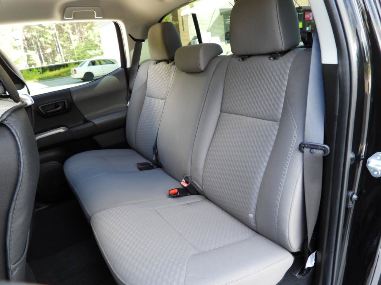 Used 2022 Toyota Tacoma SR5 RWD image 53