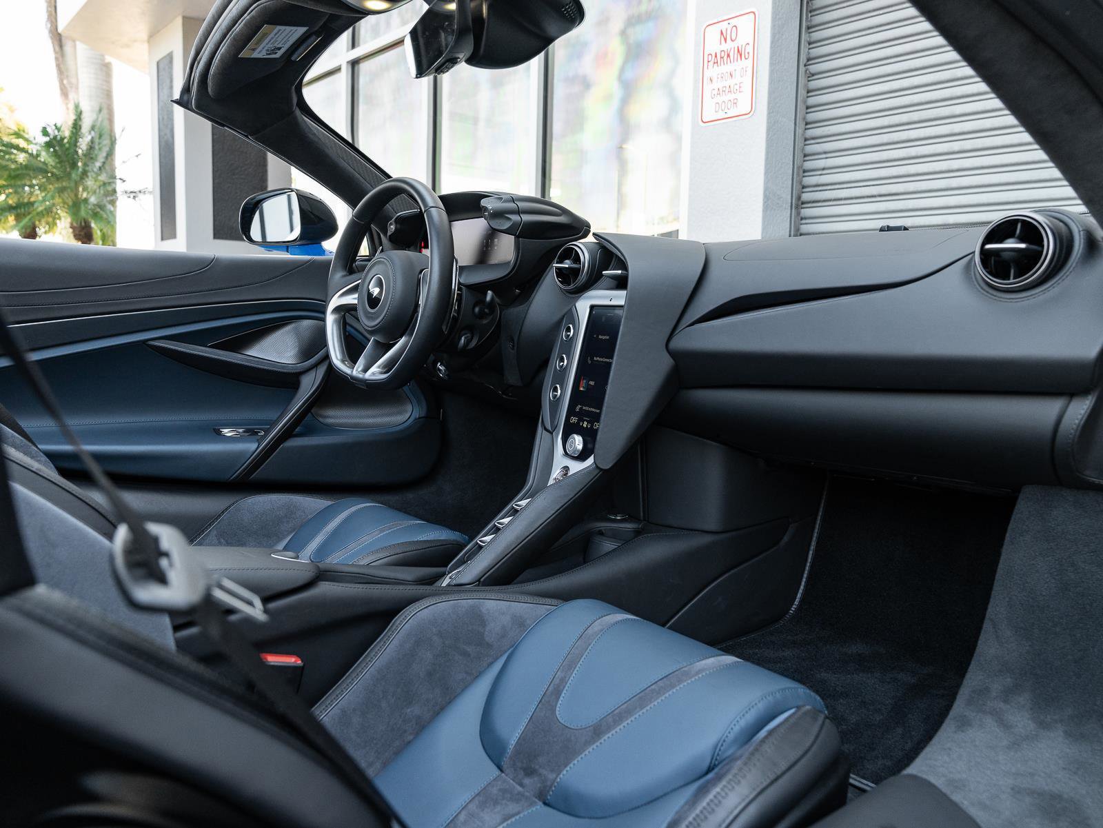 Used 2024 McLaren 750S Spider image 18