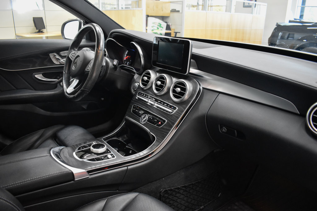 Certified 2017 Mercedes-Benz C 300 4MATIC Sedan image 20