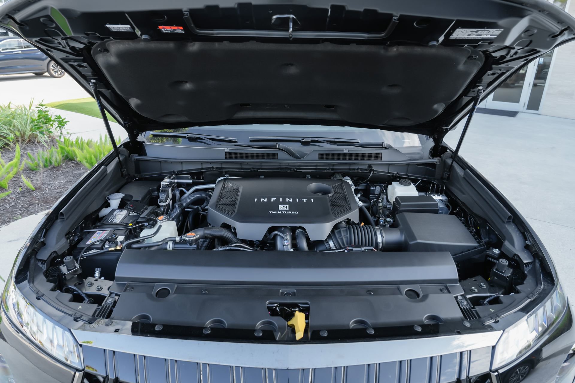 New 2026 INFINITI QX80 4WD w/ Sport Exterior Package image 36