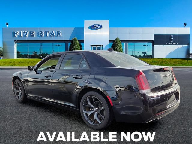 Used 2021 Chrysler 300 Touring w/ Sport Appearance Package RWD image 9