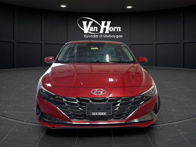 Used 2022 Hyundai Elantra SEL w/ Convenience + Premium Package FWD image 2