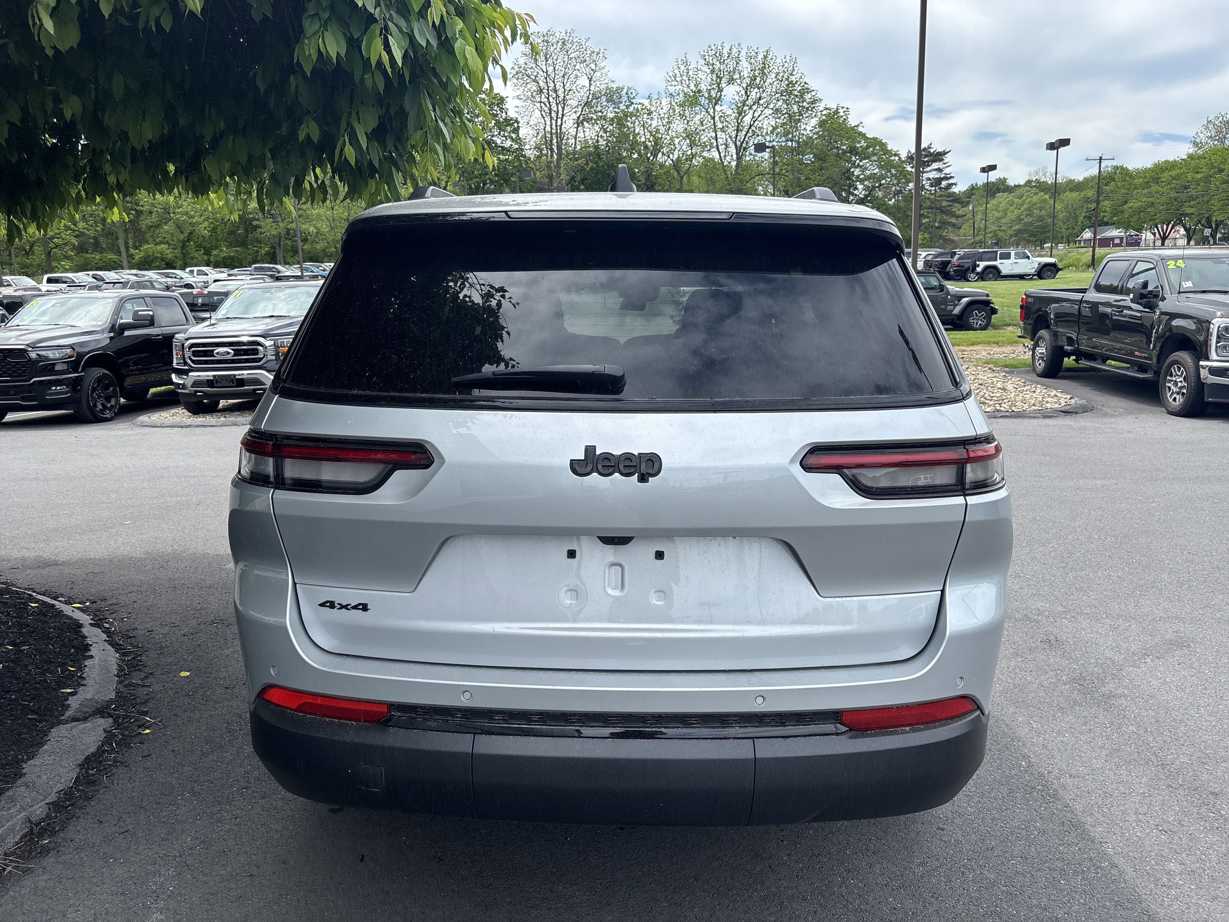 New 2025 Jeep Grand Cherokee L Altitude video 4