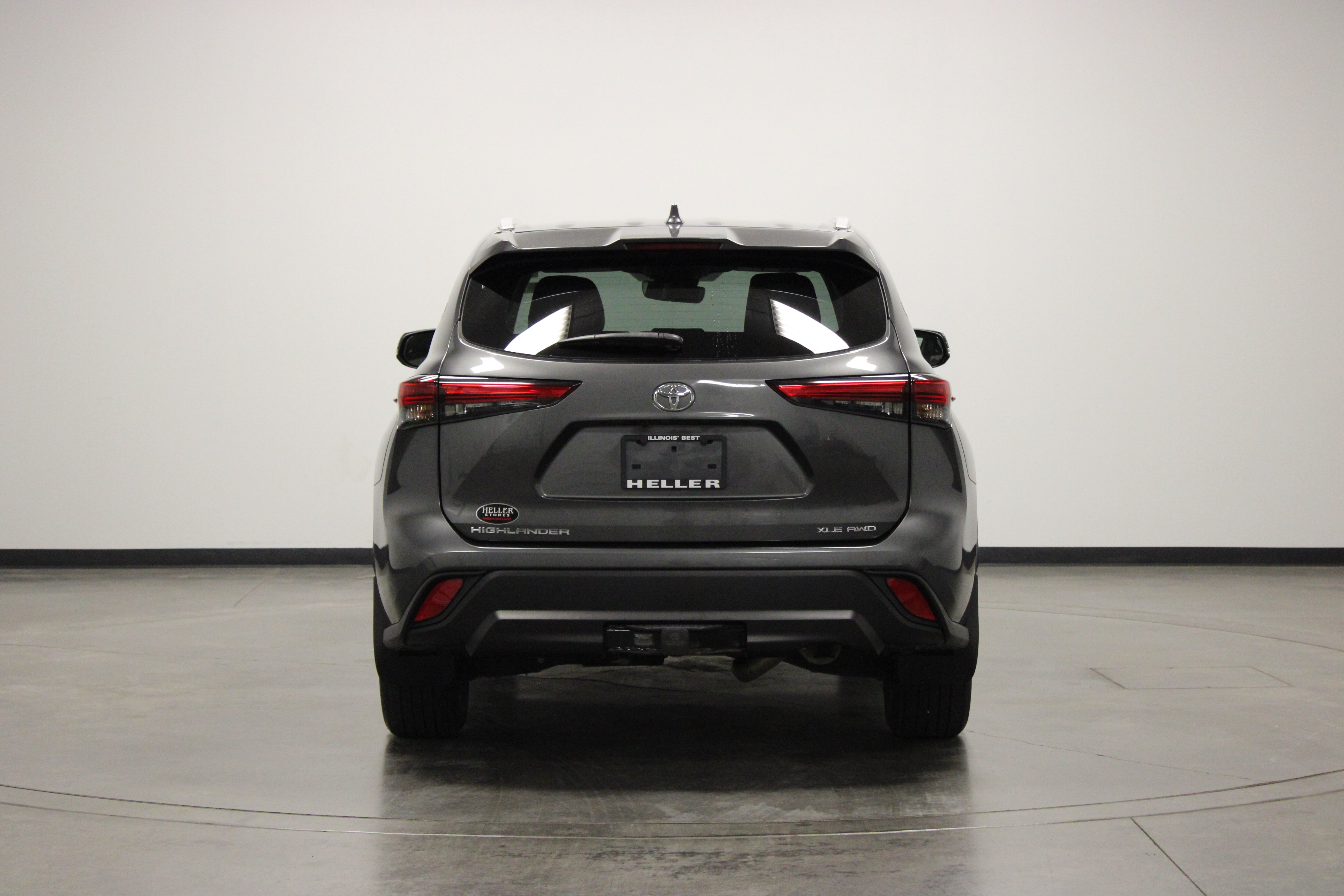 Used 2022 Toyota Highlander XLE AWD/4WD image 7