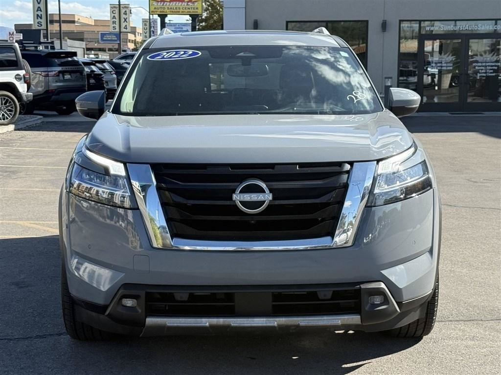 Used 2022 Nissan Pathfinder Platinum w/ Cargo Package AWD/4WD image 2