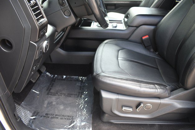 Used 2019 Ford Expedition Limited w/ Equipment Group 302A AWD/4WD image 15