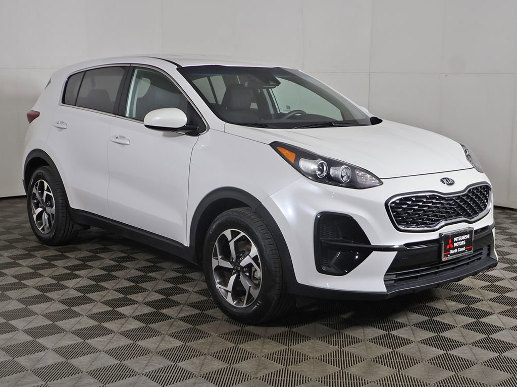 Used 2022 Kia Sportage LX image 2