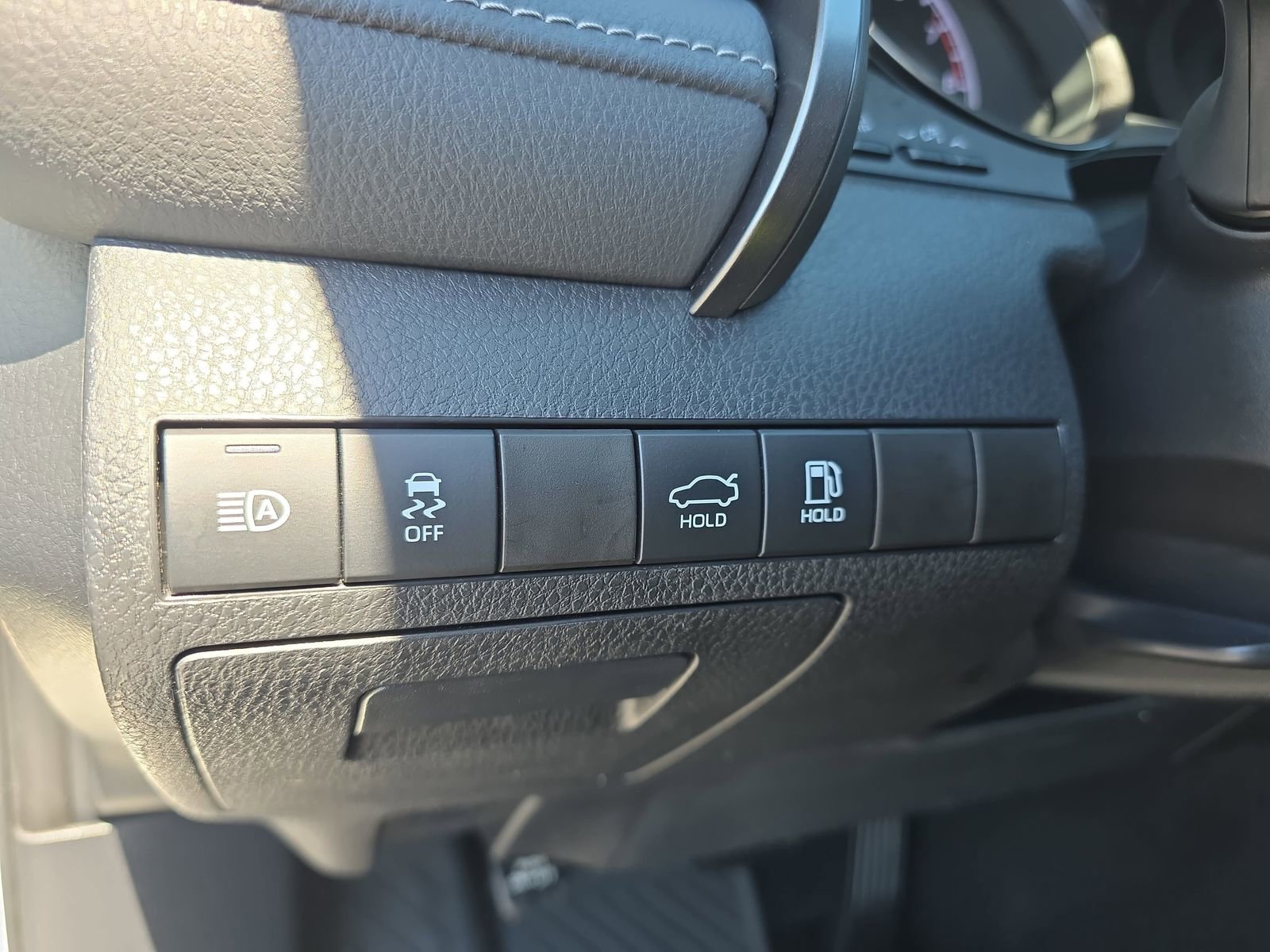 Used 2022 Toyota Camry SE image 25