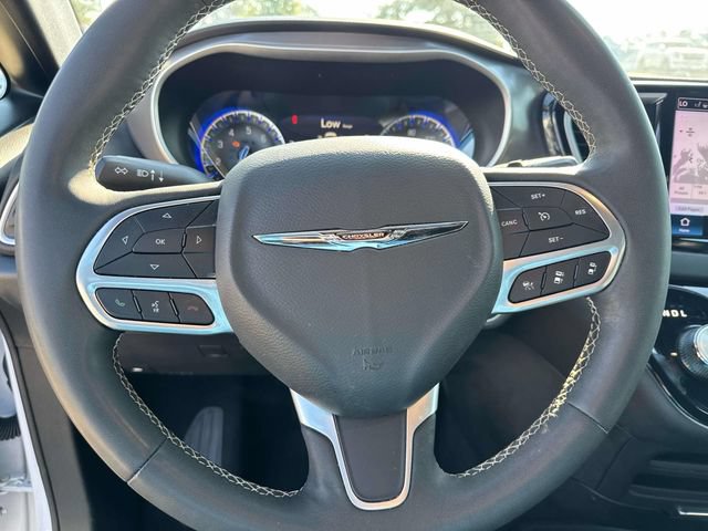 Used 2025 Chrysler Pacifica Select FWD image 27
