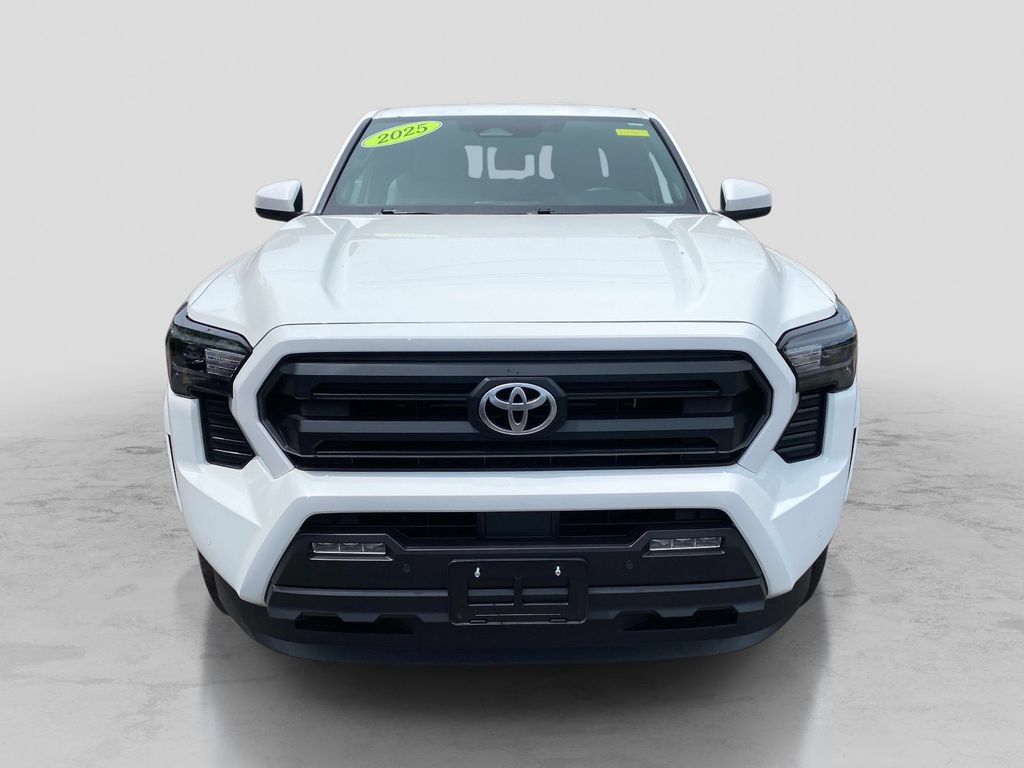 Used 2025 Toyota Tacoma SR5 AWD/4WD image 10