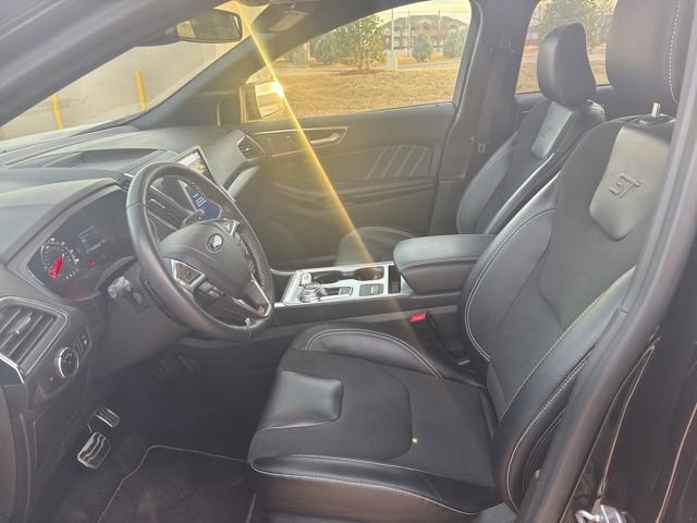 Used 2023 Ford Edge ST image 12