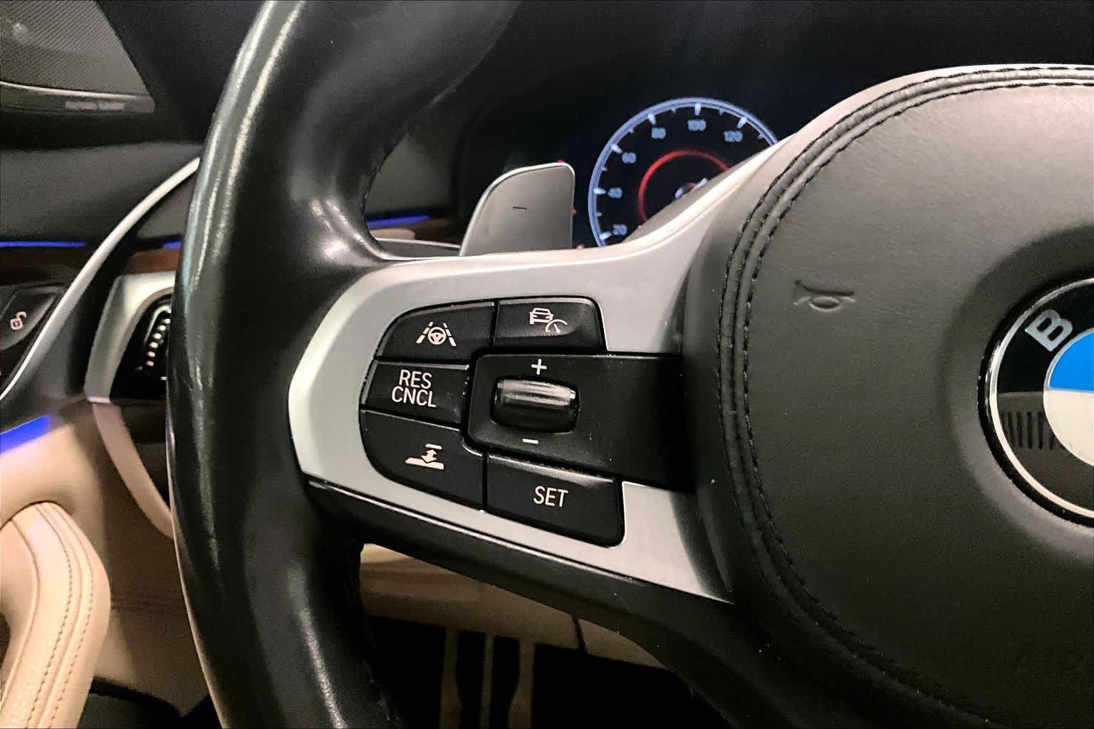 Used 2019 BMW 530e w/ M Sport Package RWD image 21