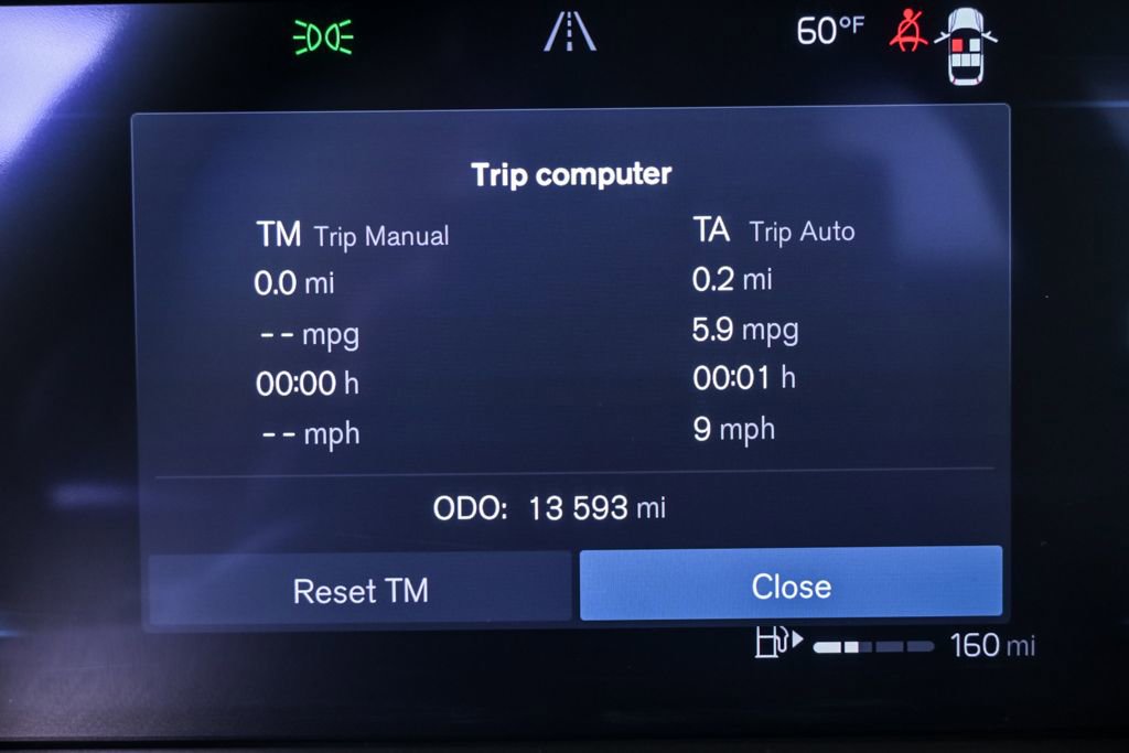 Certified 2025 Volvo XC40 B5 Plus image 13