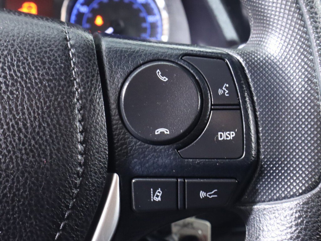 Used 2018 Toyota Corolla LE FWD image 13