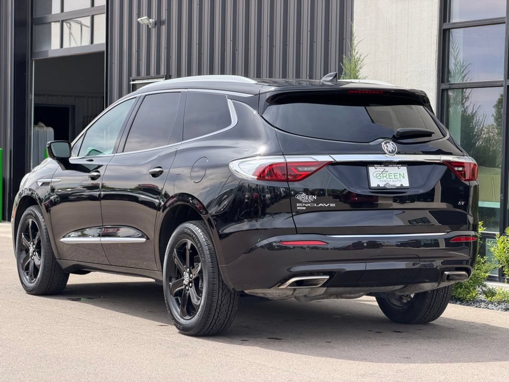 Used 2024 Buick Enclave Essence w/ Sport Touring Edition AWD/4WD image 3