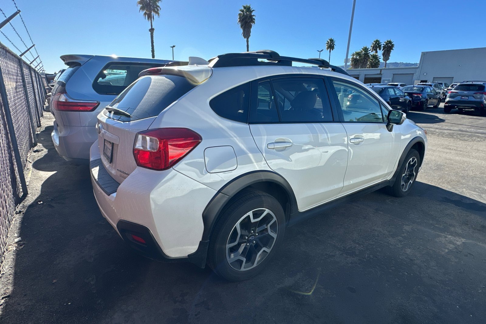 Used 2017 Subaru Crosstrek 2.0i Limited w/ Popular Package #2 image 3
