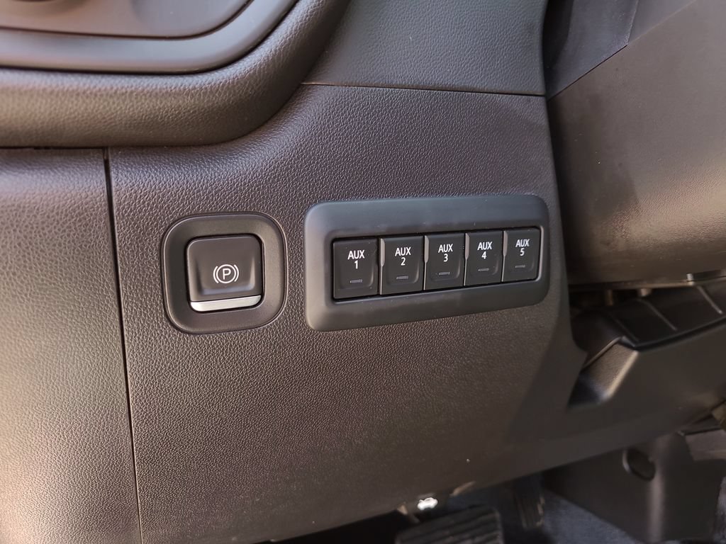 Used 2023 GMC Sierra 3500 Pro AWD/4WD image 12