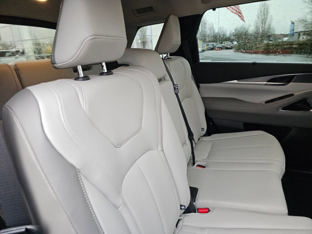 New 2026 INFINITI QX60 Luxe w/ Cargo Package image 16