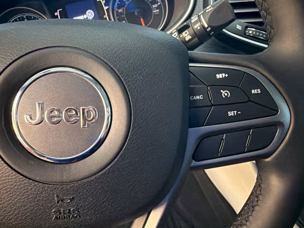Used 2020 Jeep Cherokee Latitude Plus FWD image 19