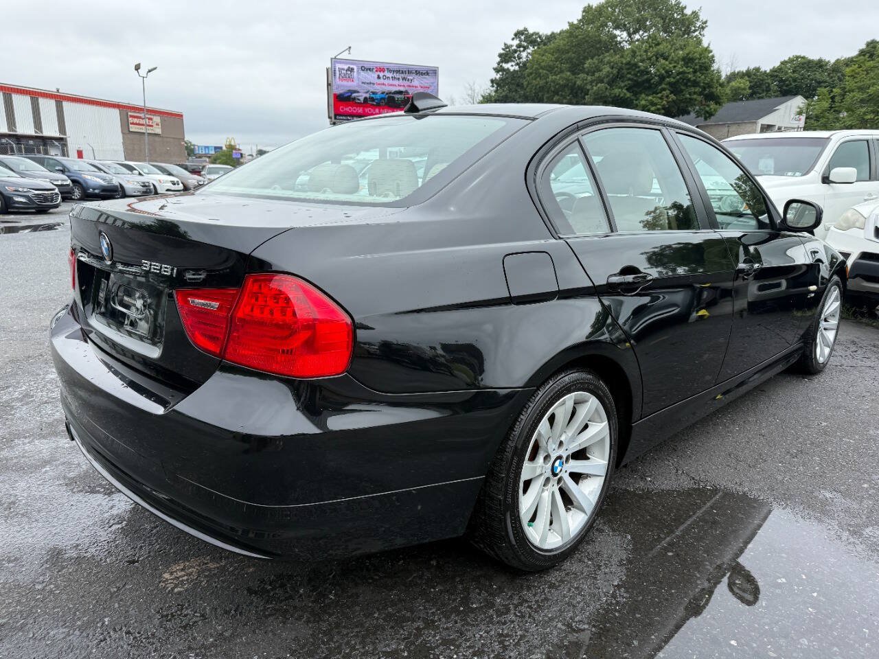 Used 2009 BMW 328i xDrive Sedan AWD/4WD image 5