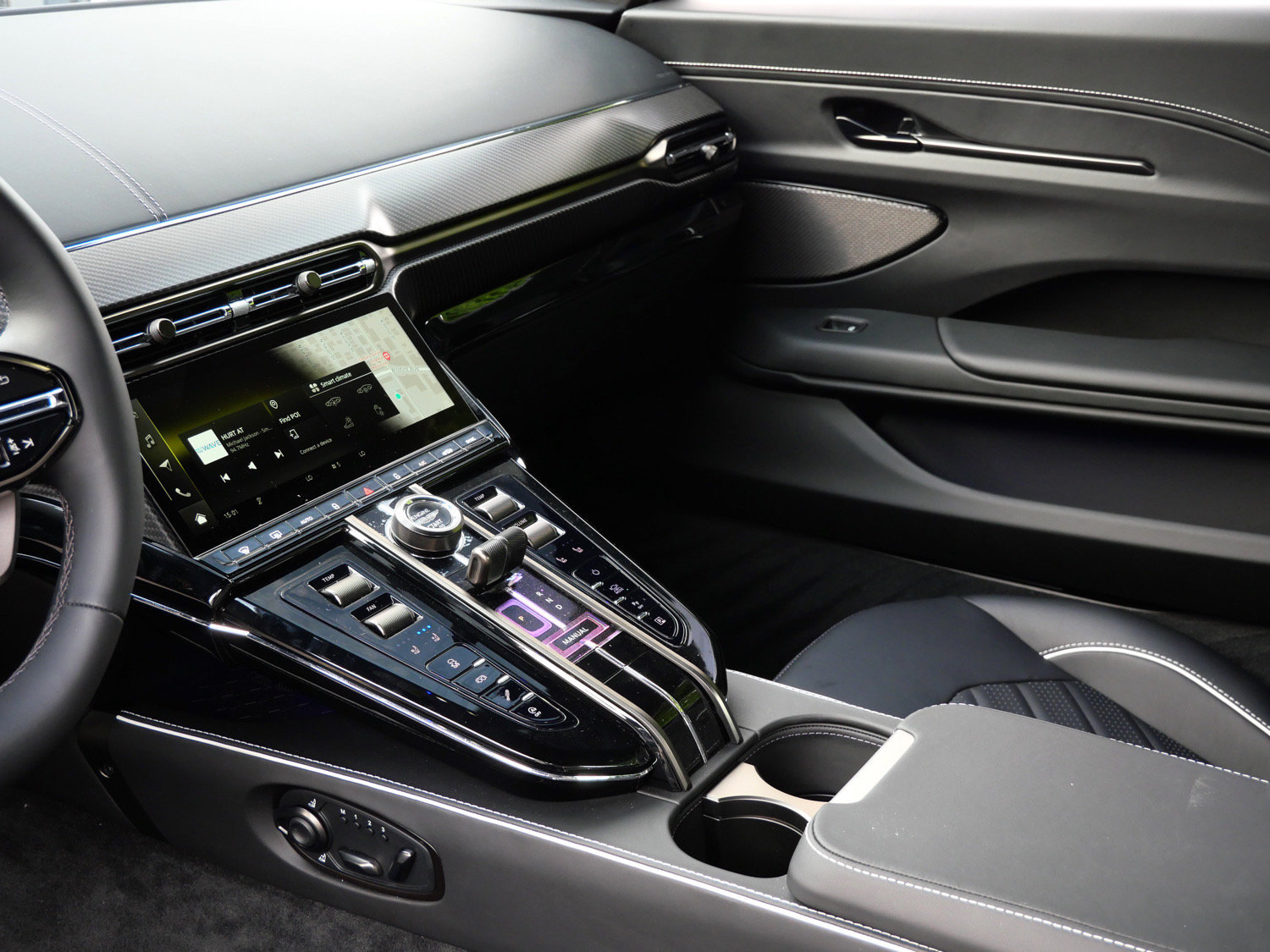 New 2026 Aston Martin V8 Vantage S RWD image 19