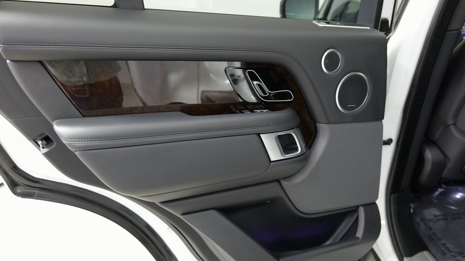 Used 2022 Land Rover Range Rover Westminster Edition image 31