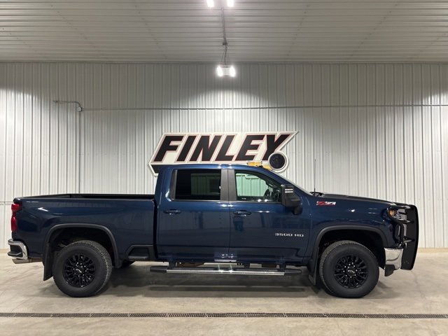Used 2022 Chevrolet Silverado 3500 LT w/ Convenience Package image 2