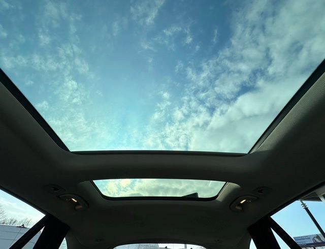 Used 2021 Mercedes-Benz GLC 300 4MATIC image 17