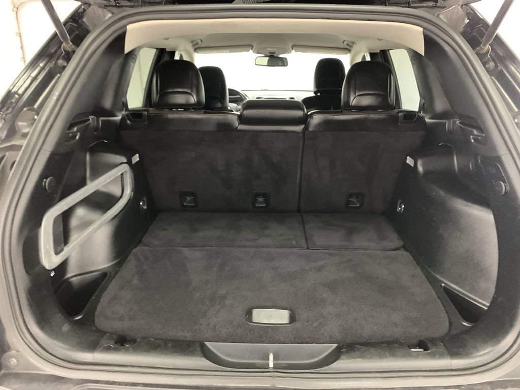 Used 2018 Jeep Cherokee Trailhawk w/ Cold Weather Group AWD/4WD image 25
