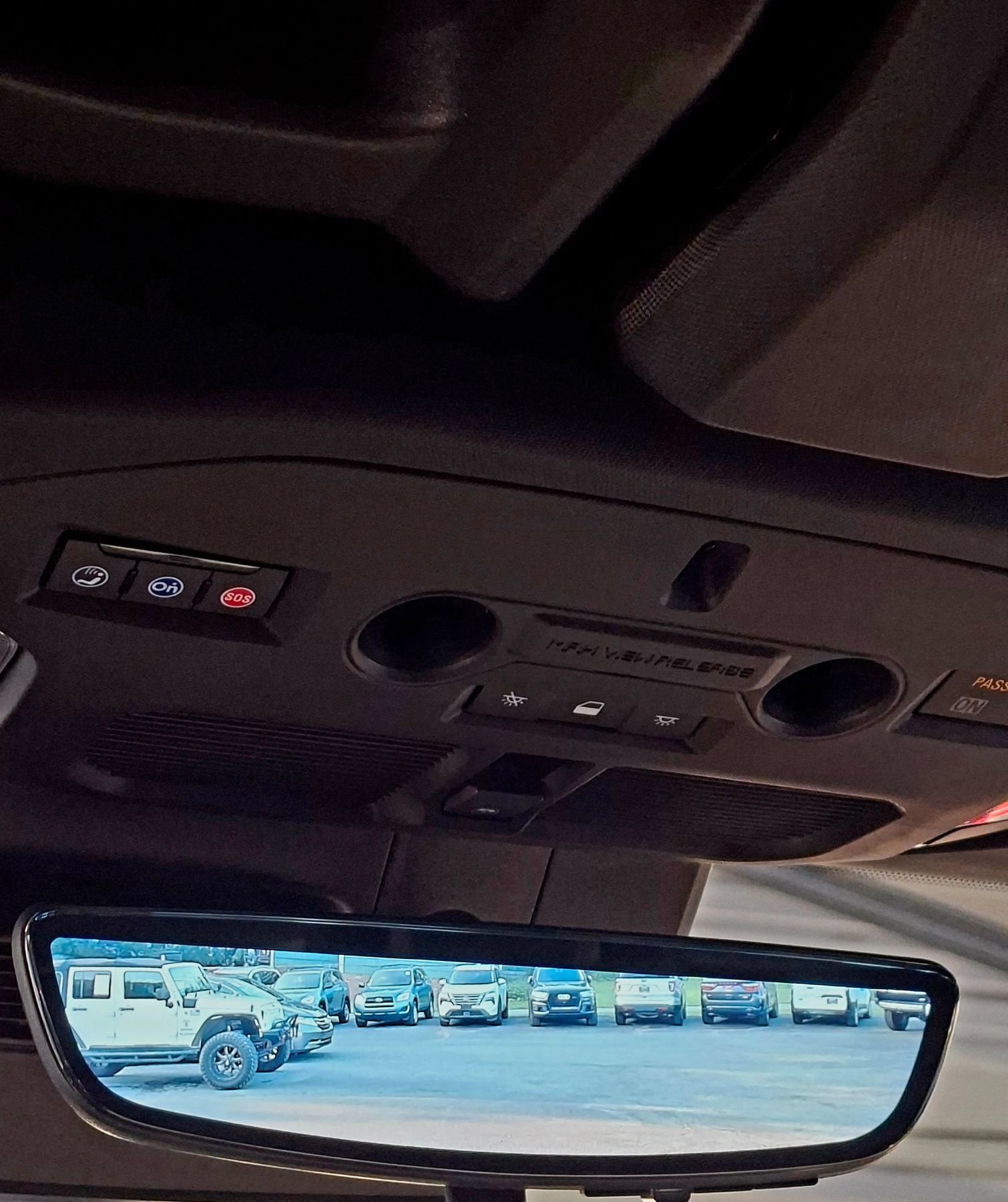 Used 2025 GMC Hummer EV 2X AWD/4WD image 32