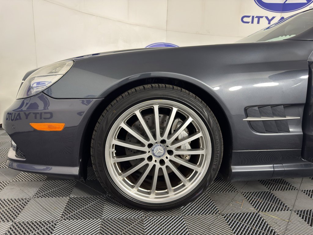 Used 2011 Mercedes-Benz SL 550 image 12