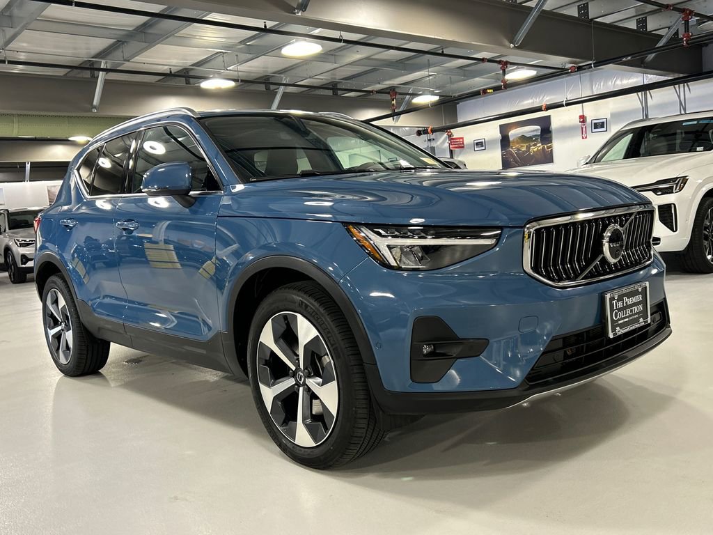 Certified 2023 Volvo XC40 B5 Plus w/ Driver Assist Package image 1