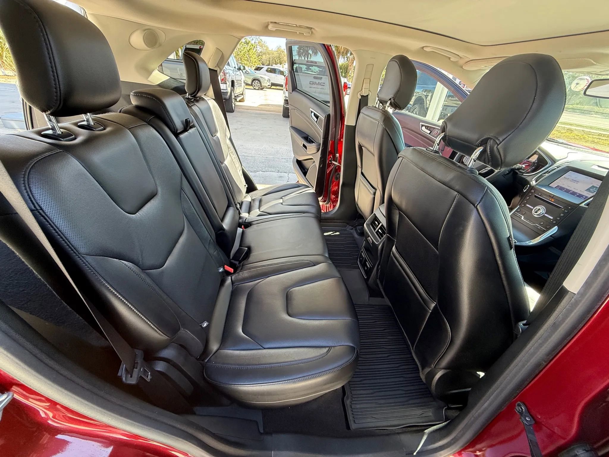 Used 2019 Ford Edge Titanium w/ Equipment Group 301A image 17