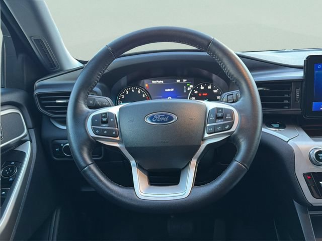 Used 2023 Ford Explorer XLT AWD/4WD image 8