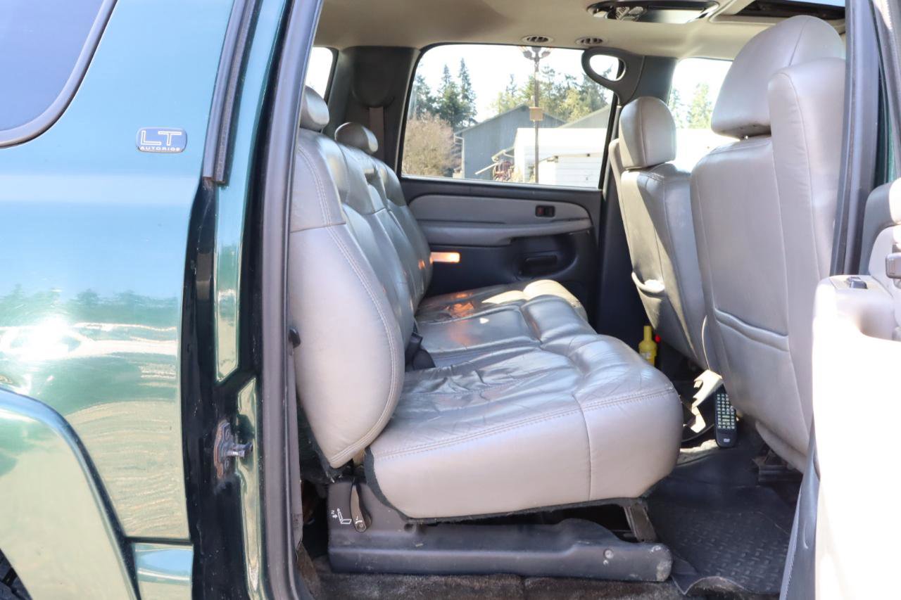 Used 2001 Chevrolet Suburban 2500 LT w/ LT Preferred Equipment Group image 8