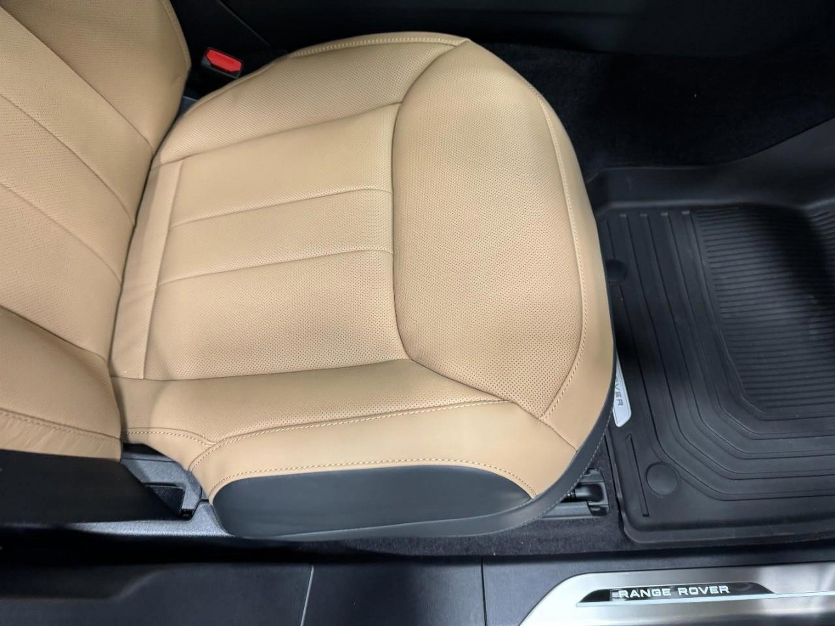 New 2025 Land Rover Range Rover Sport Dynamic SE image 17