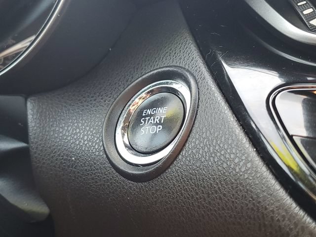 Used 2019 Toyota C-HR XLE FWD image 15