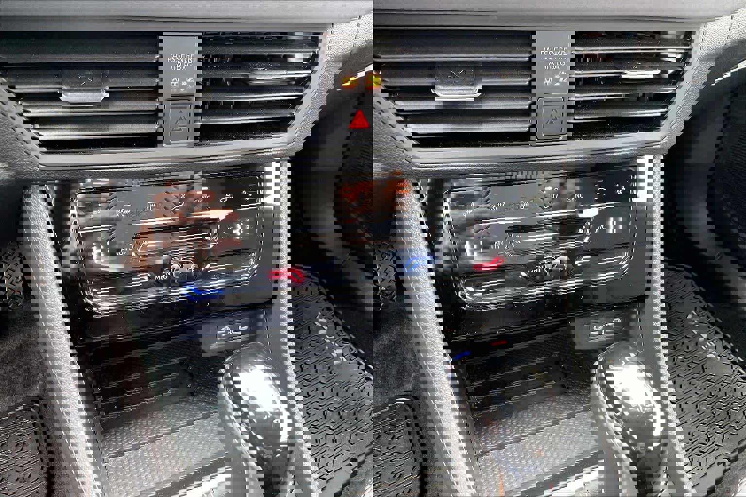 Used 2025 Volkswagen Jetta SE image 32