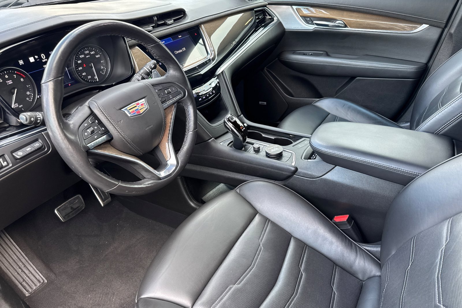 Used 2021 Cadillac XT6 Sport w/ Platinum Package image 11