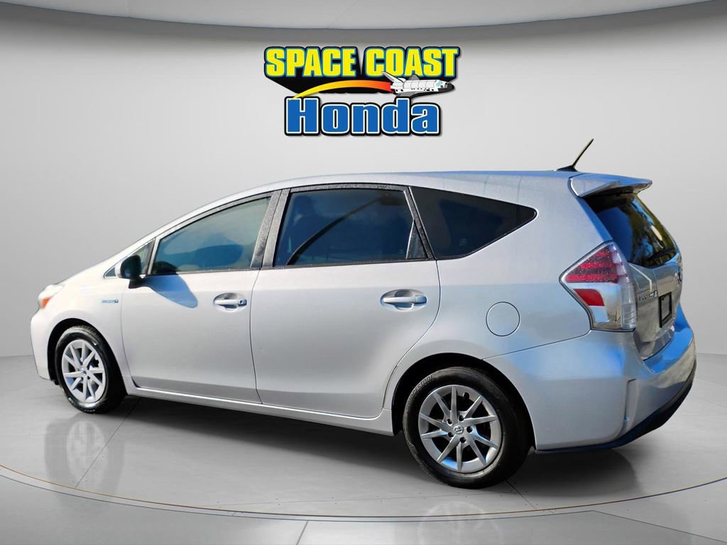 Used 2017 Toyota Prius V Four image 7