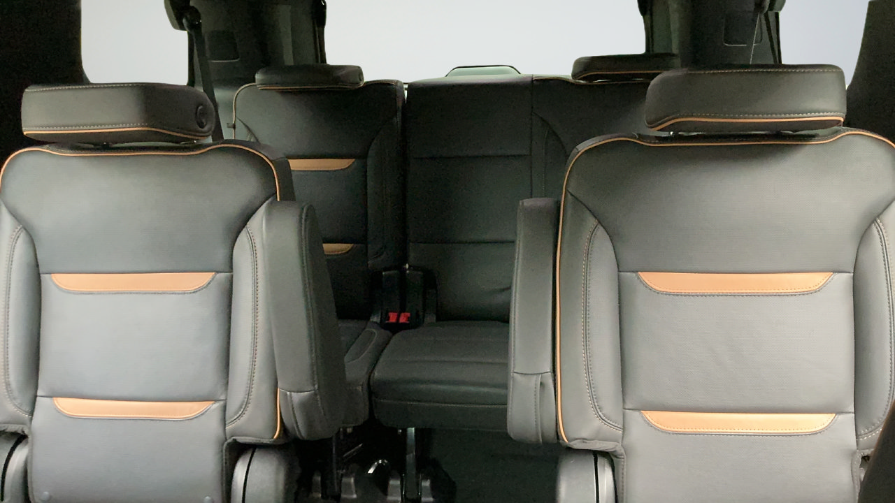 Used 2023 GMC Yukon AT4 w/ AT4 Premium Package AWD/4WD image 21