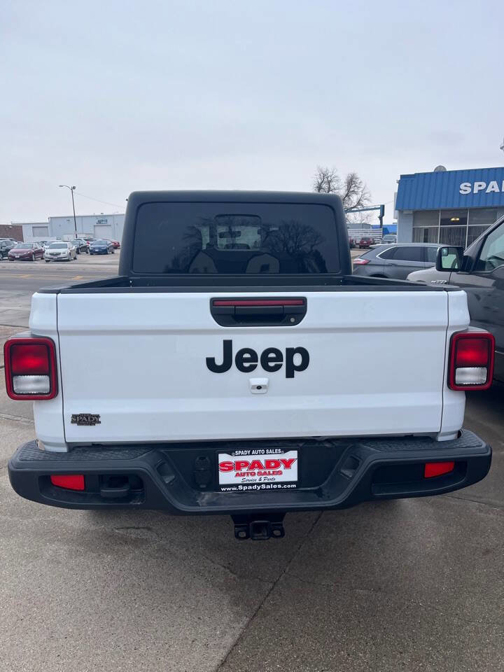 Used 2022 Jeep Gladiator Sport image 9