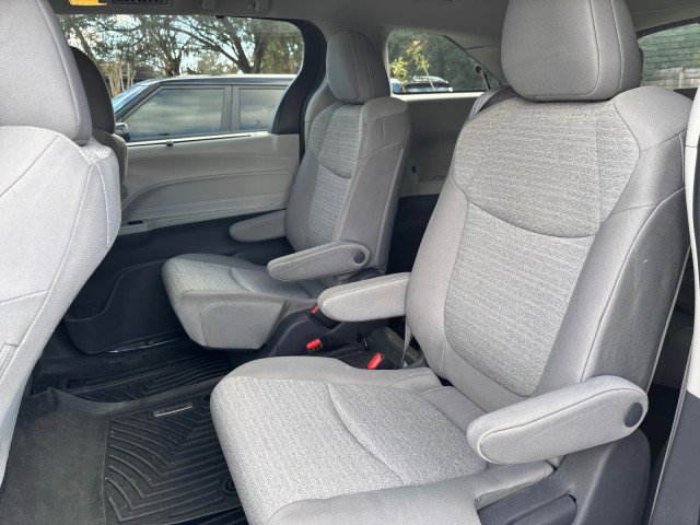Used 2021 Toyota Sienna LE image 11