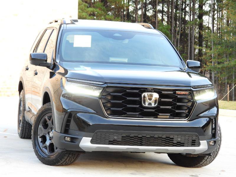 Used 2025 Honda Pilot TrailSport image 14