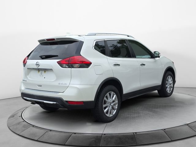 Used 2017 Nissan Rogue SV w/ SV Premium Package AWD/4WD image 5