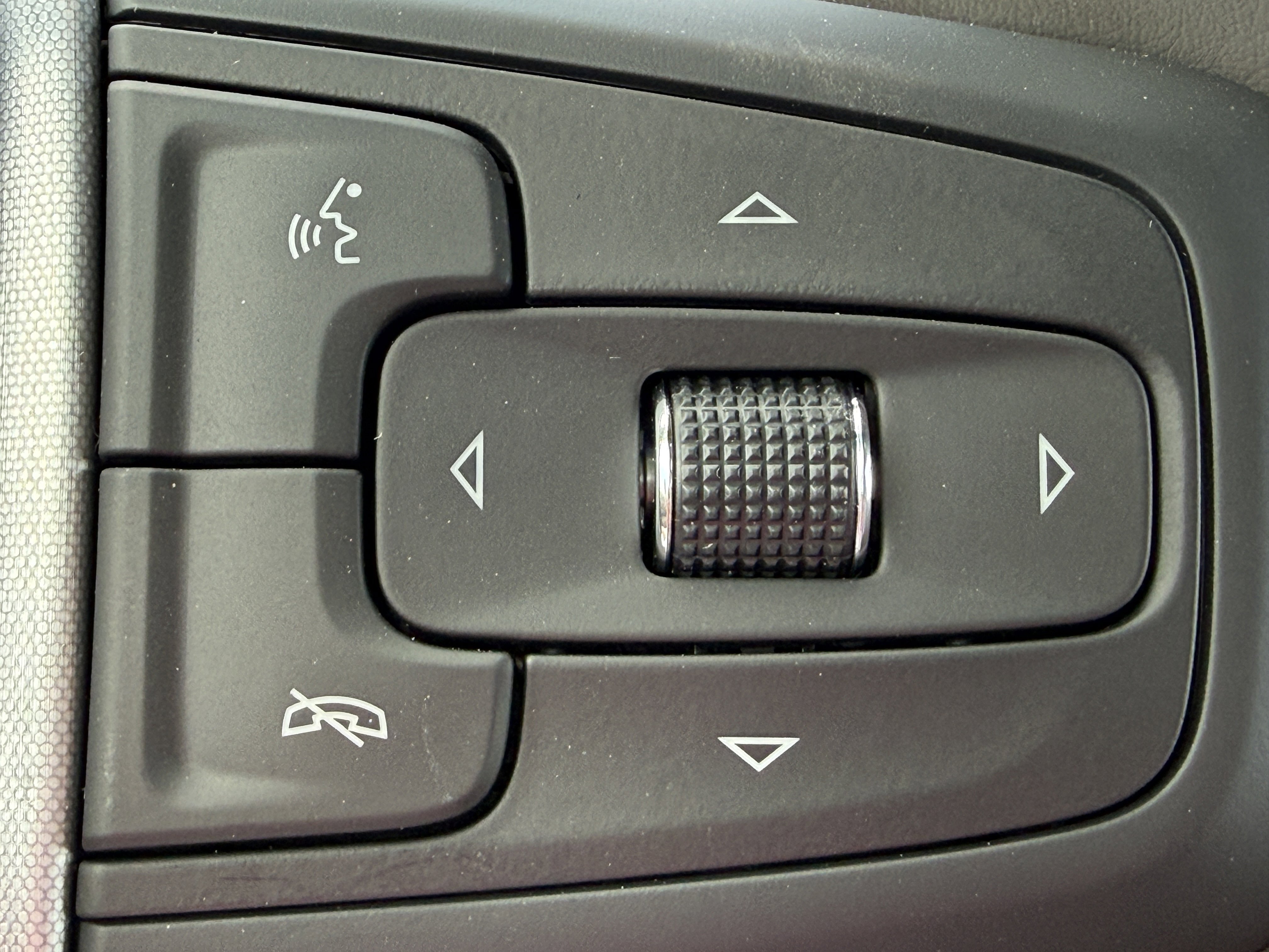 New 2026 GMC Sierra 1500 SLE image 35