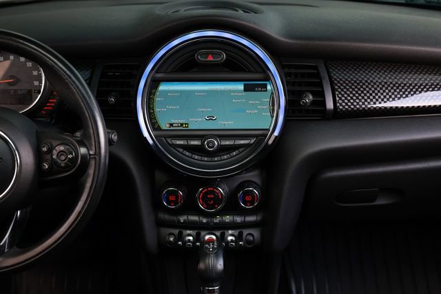 Used 2015 MINI Cooper S image 38