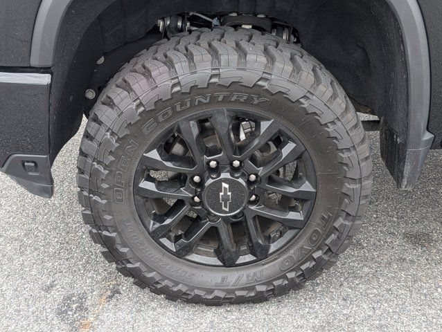 Used 2025 Chevrolet Silverado 2500 LTZ w/ LTZ Plus Package AWD/4WD image 13