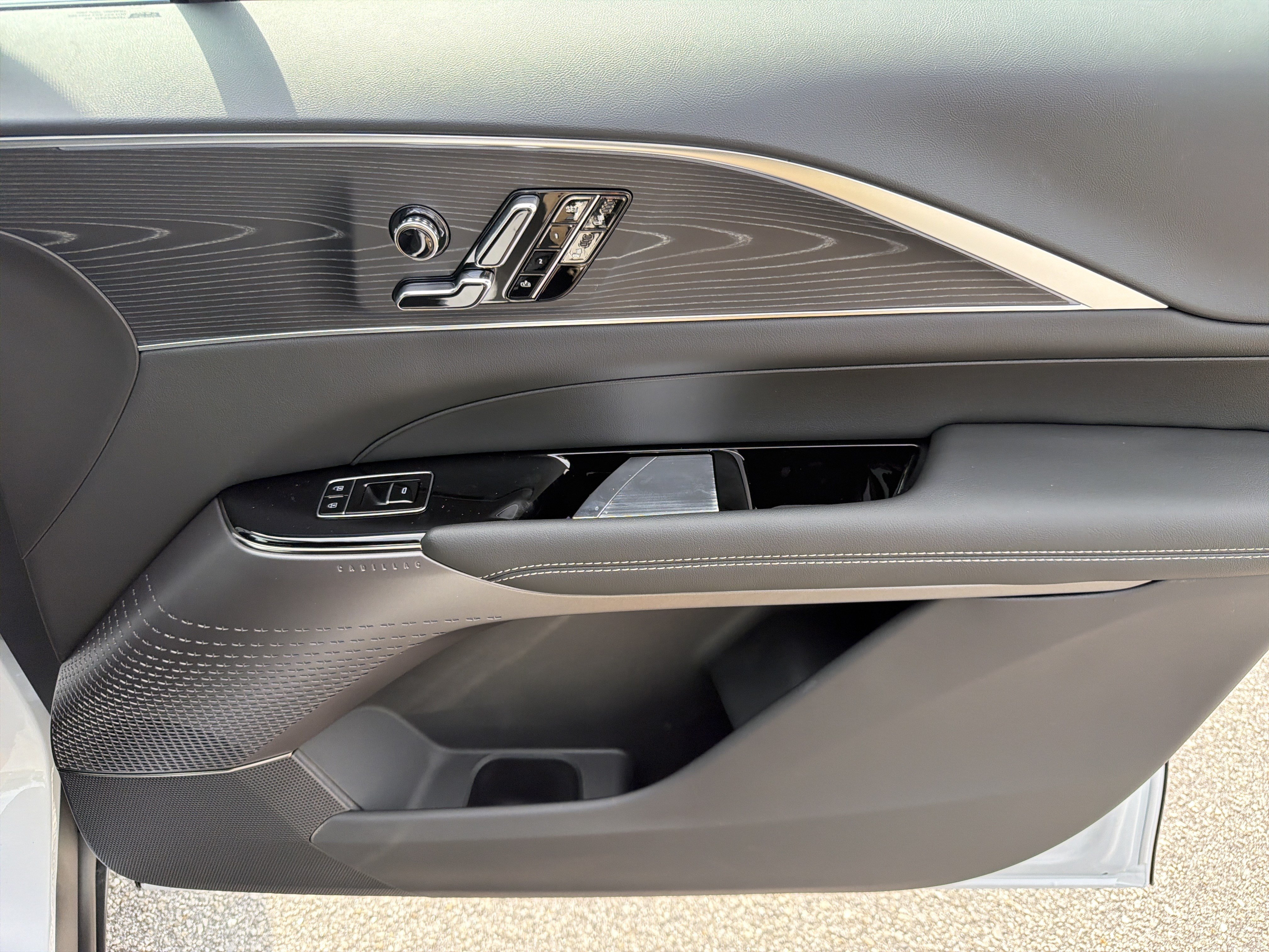 New 2026 Cadillac Lyriq Luxury RWD image 15